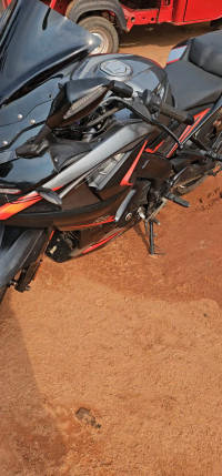 Black Bajaj Pulsar RS 200 ABS