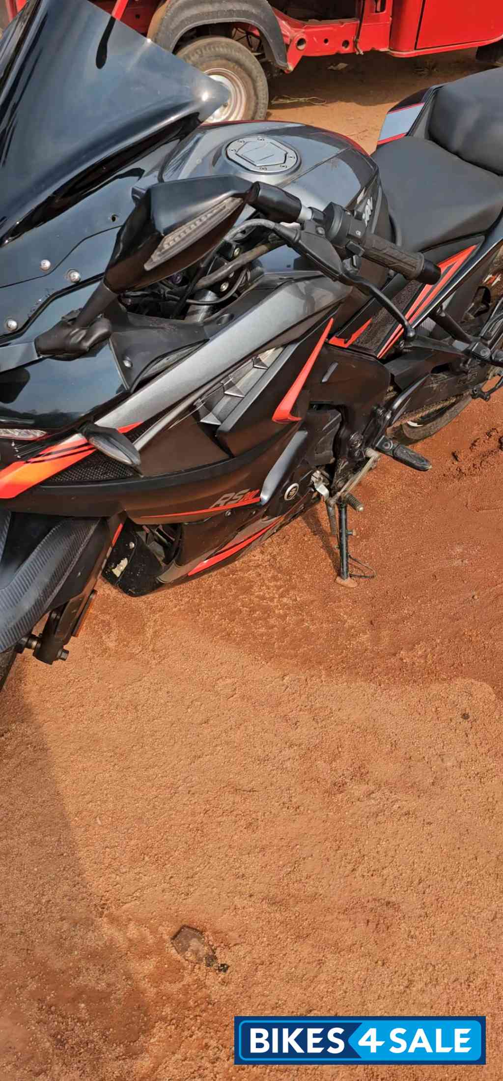 Black Bajaj Pulsar RS 200 ABS