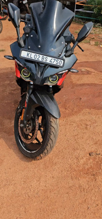 Black Bajaj Pulsar RS 200 ABS