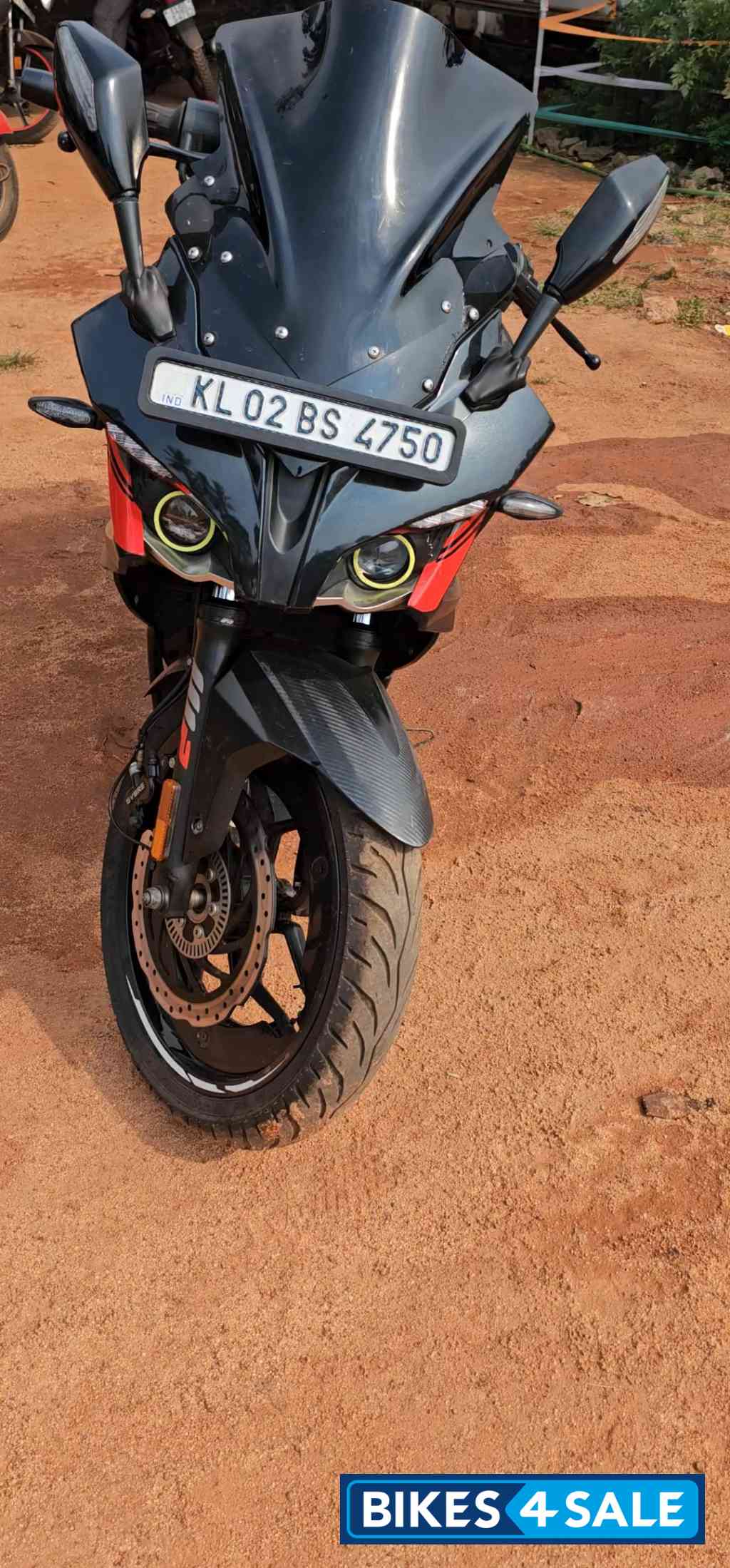 Black Bajaj Pulsar RS 200 ABS