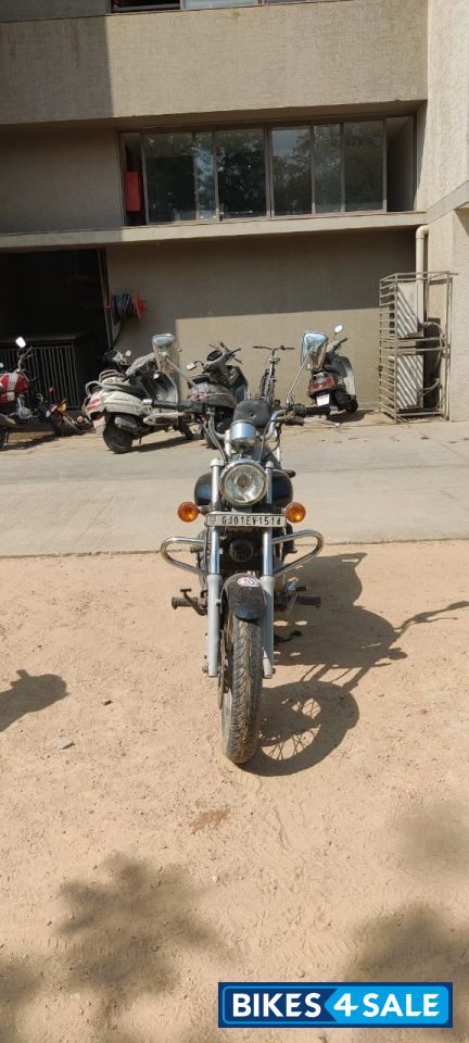 Bajaj Avenger 220 DTS-i