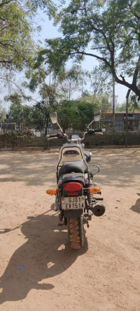 Bajaj Avenger 220 DTS-i