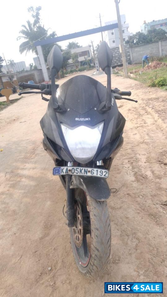Black Suzuki Gixxer SF