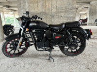 Royal Enfield Classic Stealth Black 2022 Model