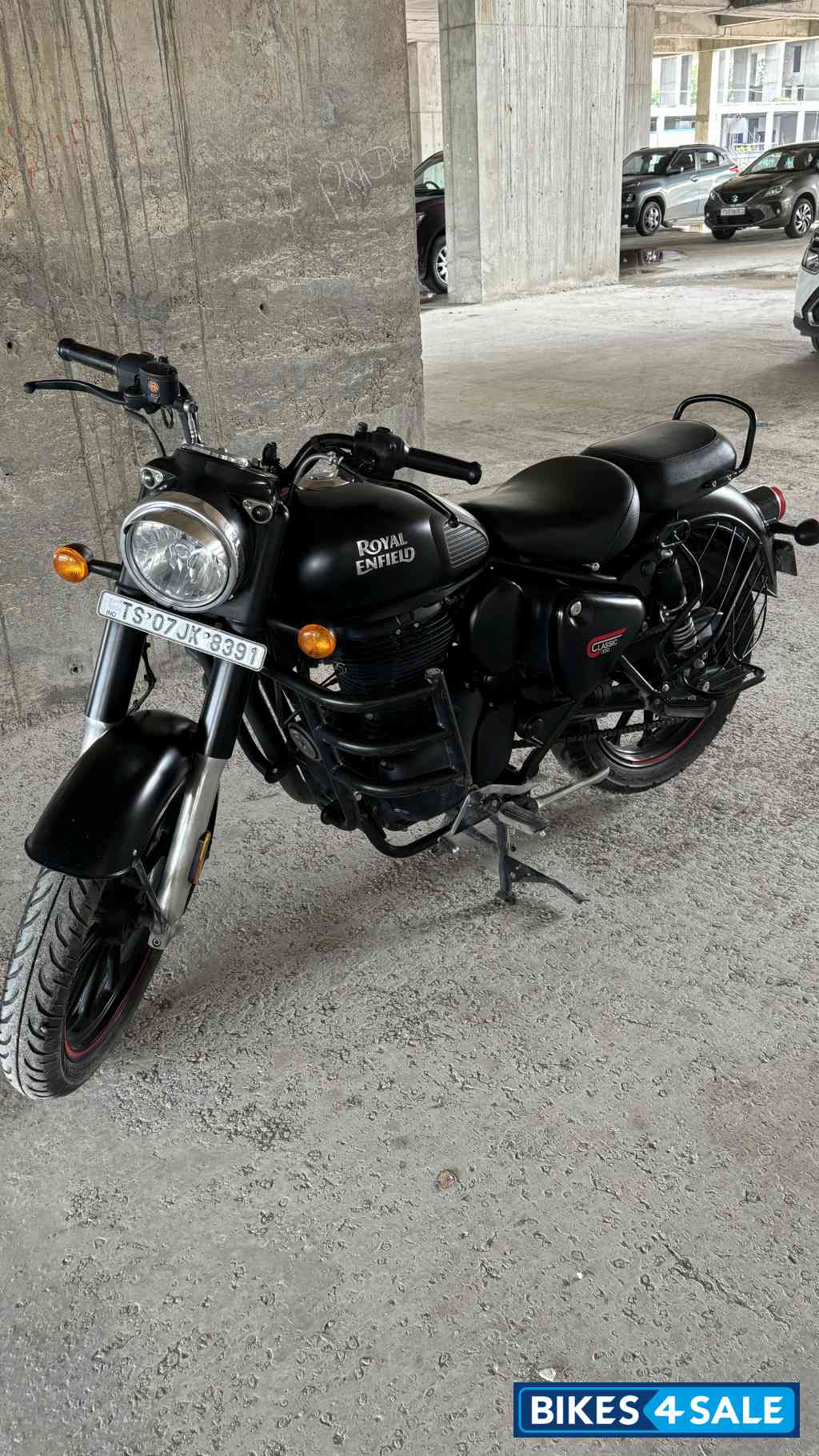 Matt Black Royal Enfield Classic Stealth Black