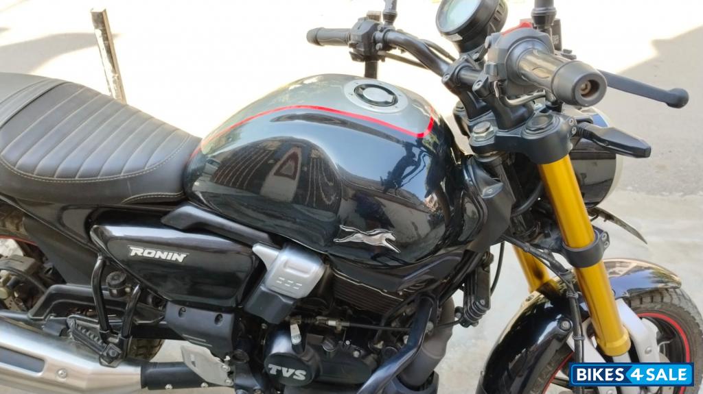 Black TVS Ronin DS