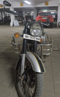 Silver Royal Enfield Classic 500