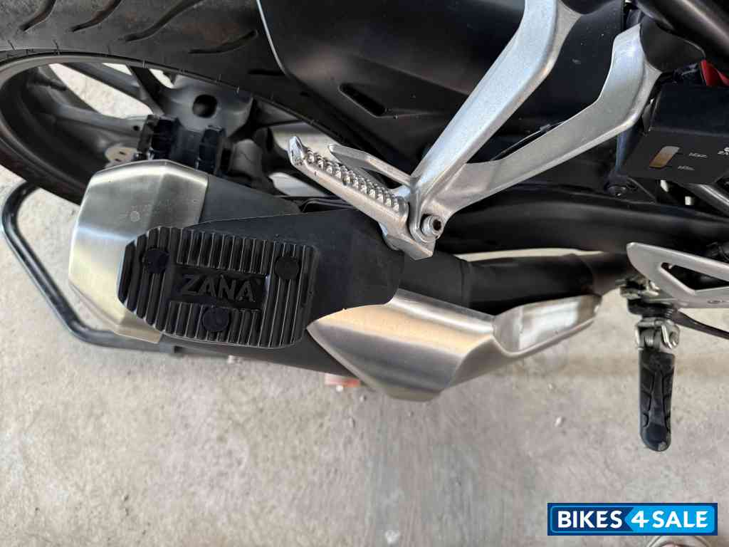 Matte Massive Grey Metallic Honda CB300R