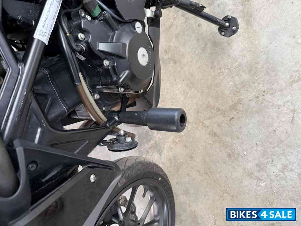 Matte Massive Grey Metallic Honda CB300R