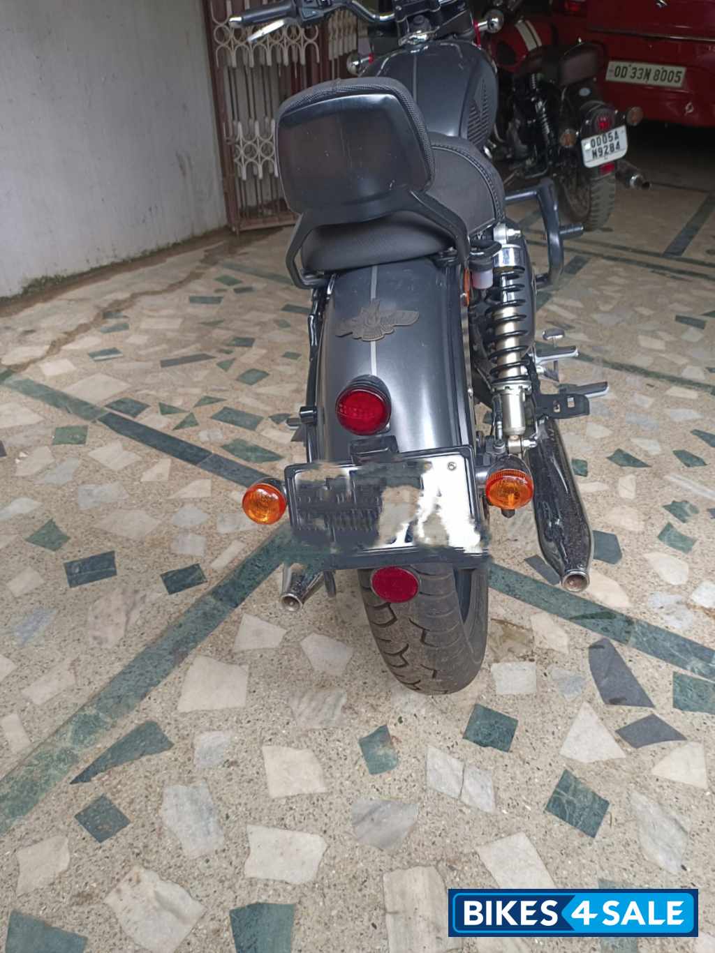 Yezdi Roadster Dual Tone