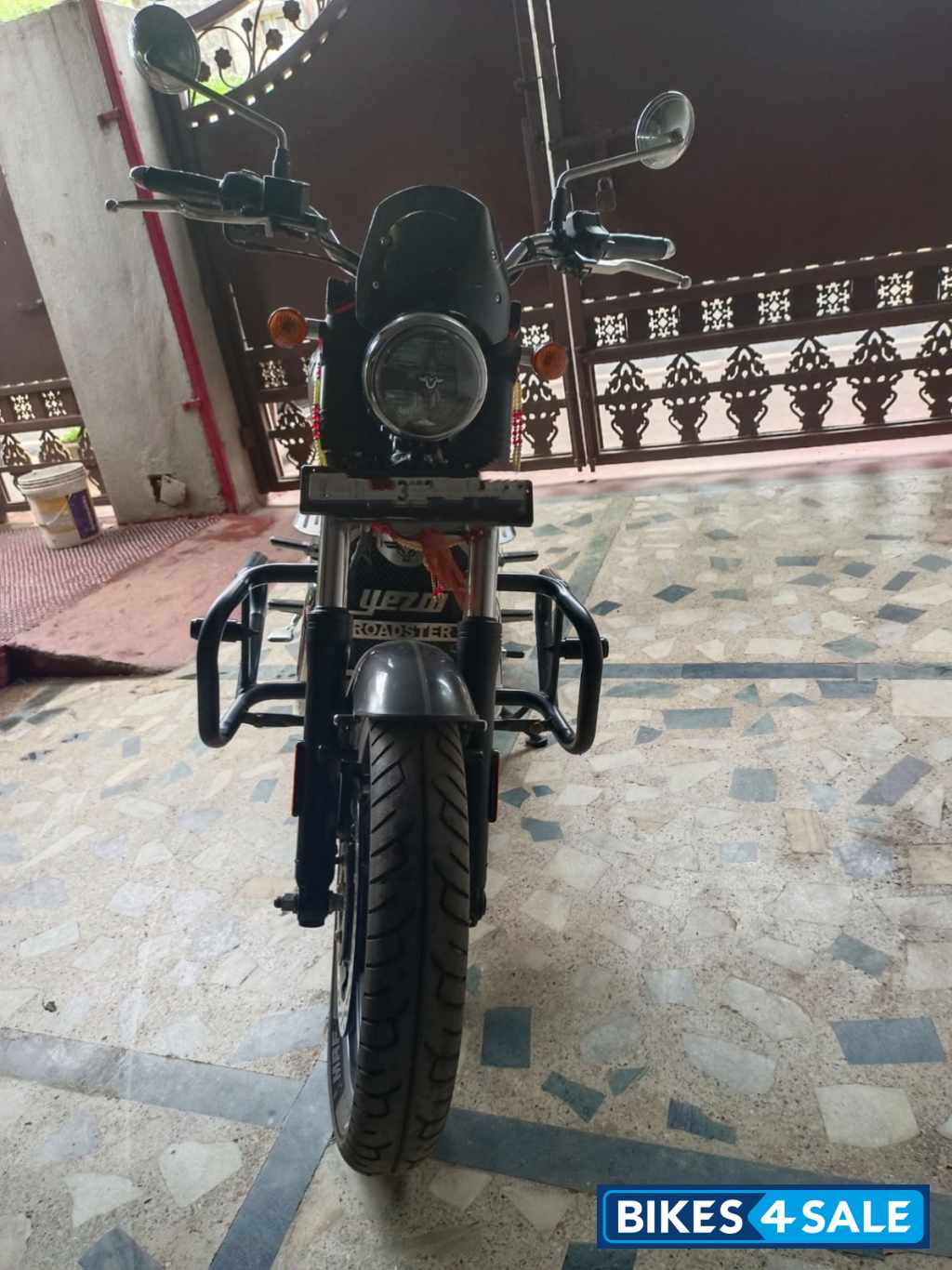 Yezdi Roadster Dual Tone