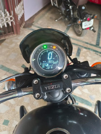 Yezdi Roadster Dual Tone