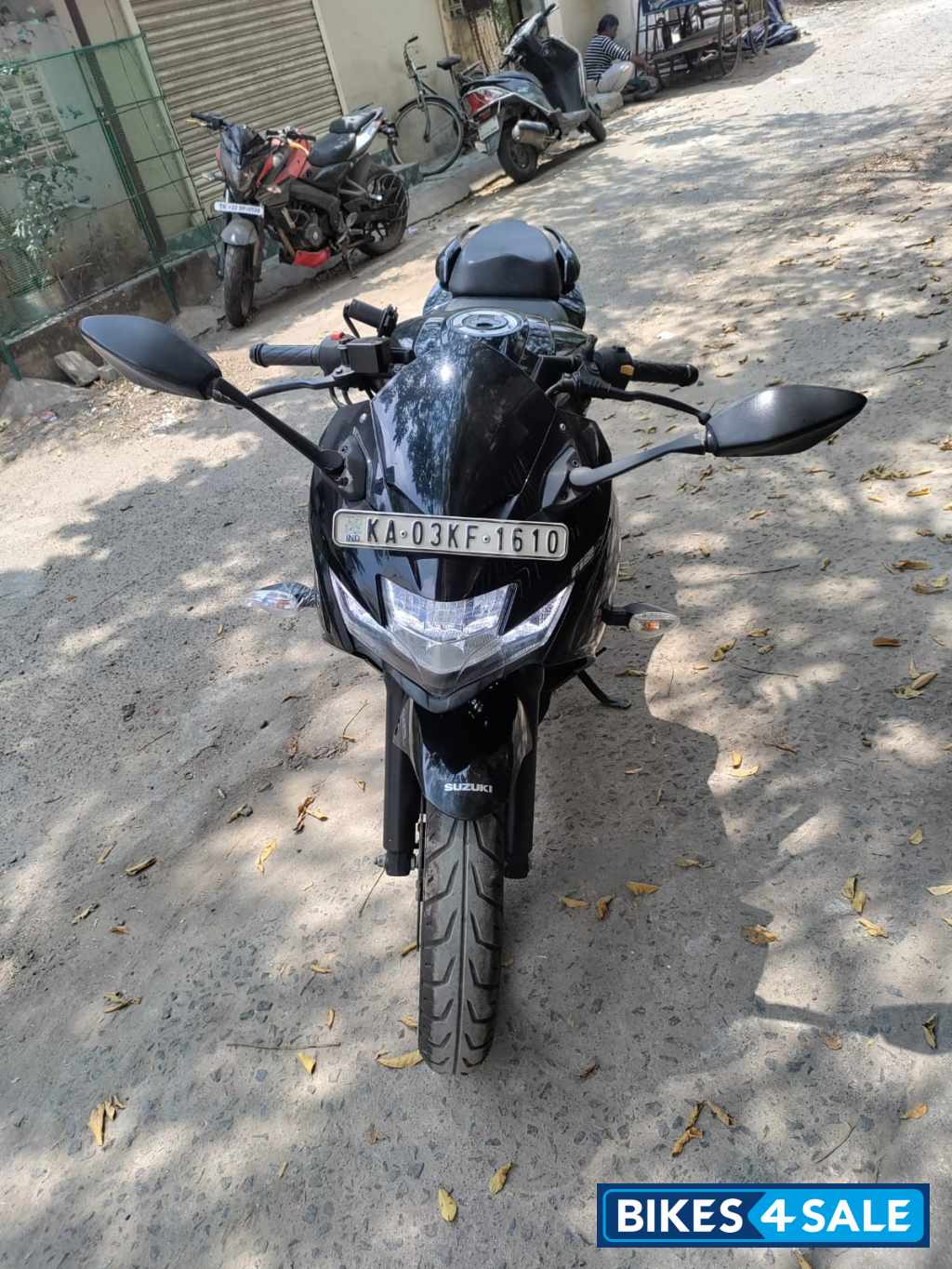 Black Suzuki Gixxer SF BS6