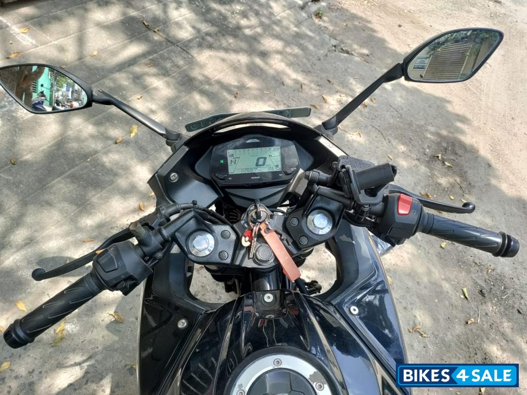 Black Suzuki Gixxer SF BS6