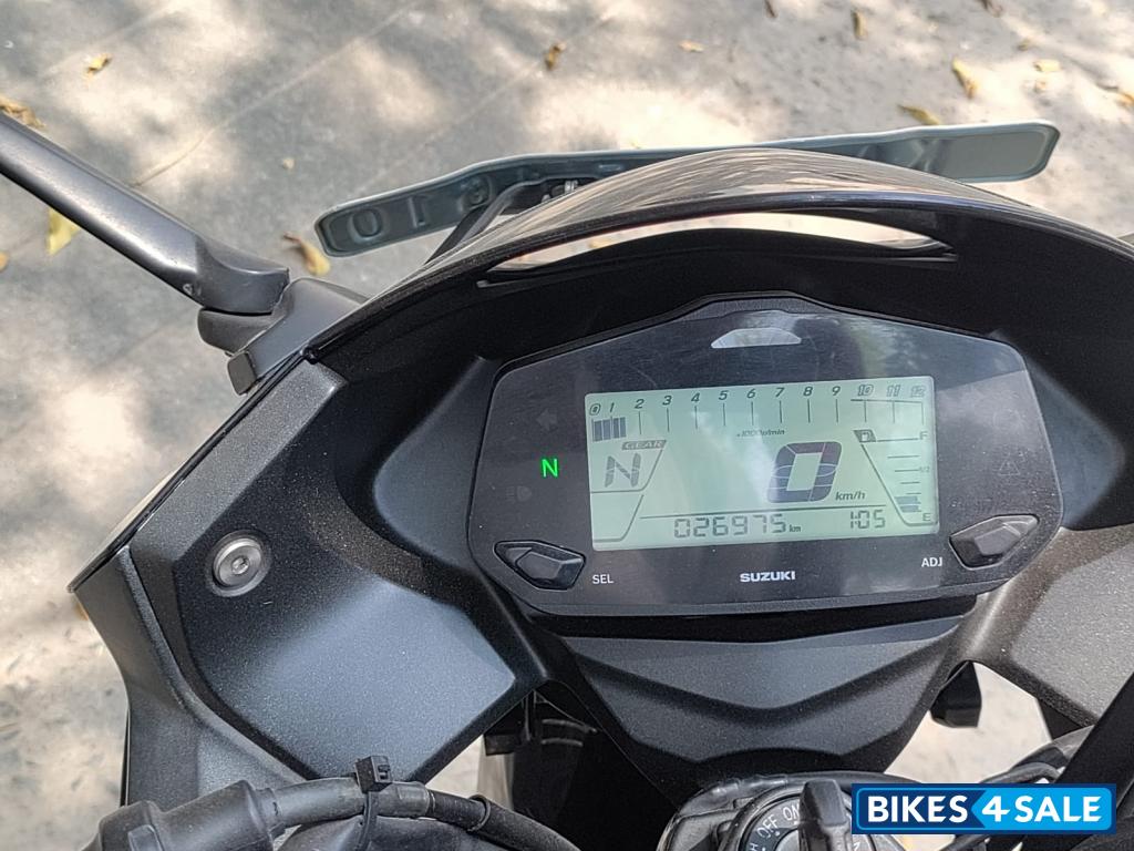 Black Suzuki Gixxer SF BS6