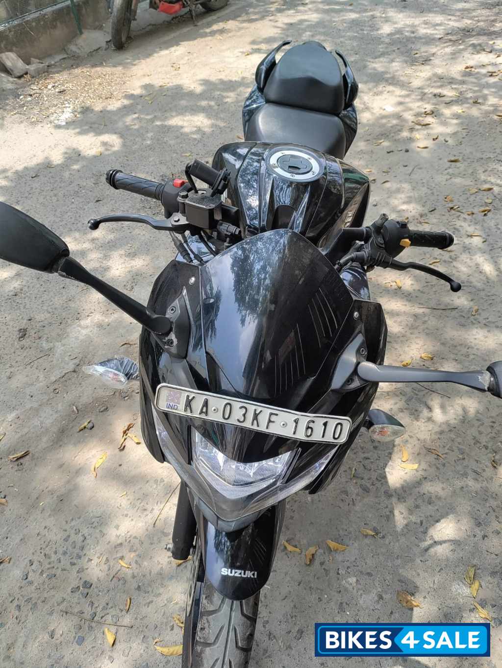 Black Suzuki Gixxer SF BS6