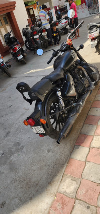 Royal Enfield Classic 500