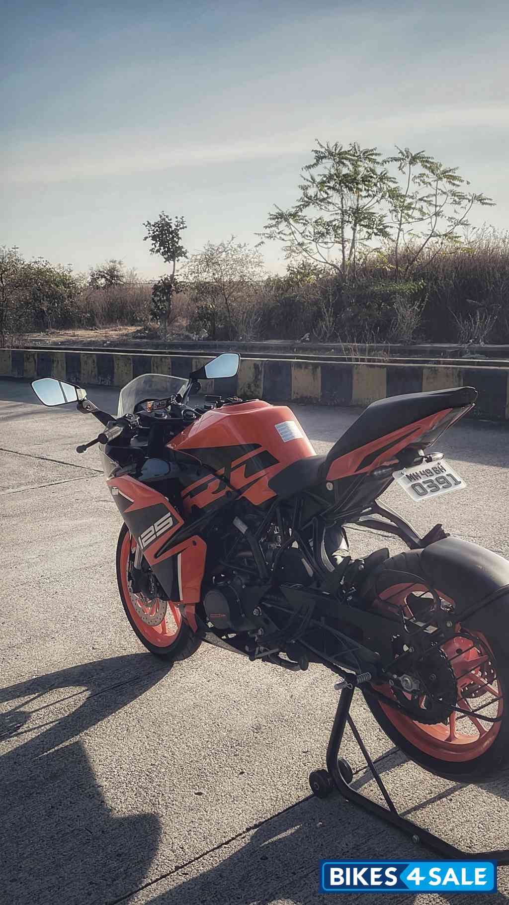 Electronic Orange KTM RC 125