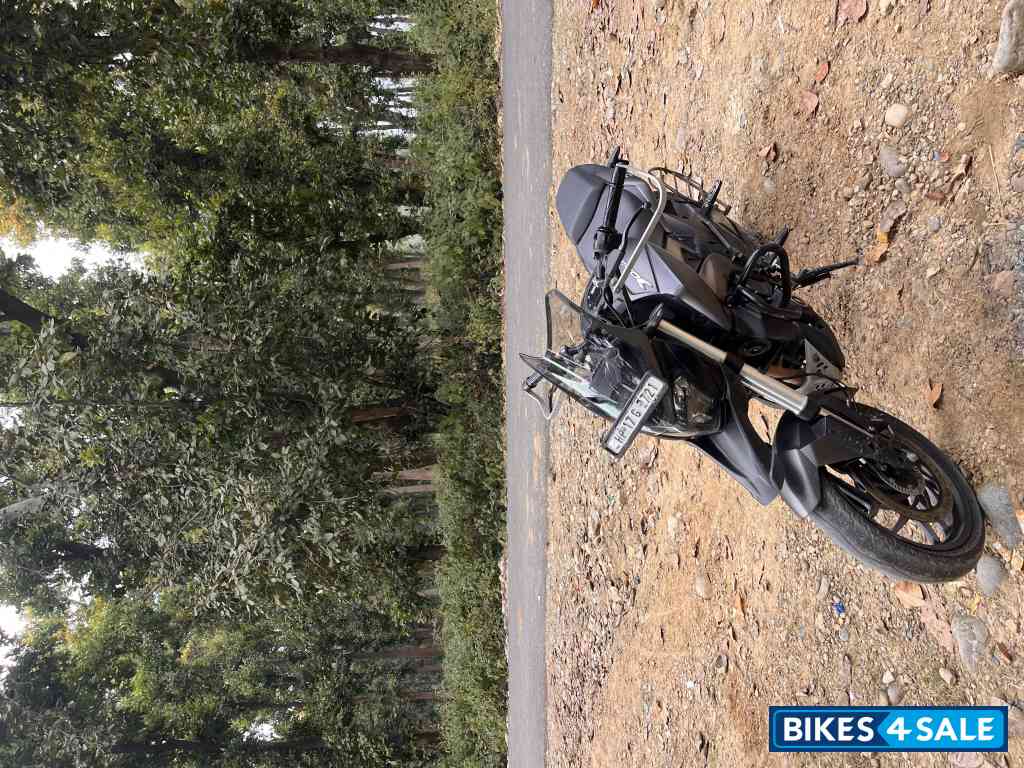 Black Bajaj Dominar 400 ABS BS6