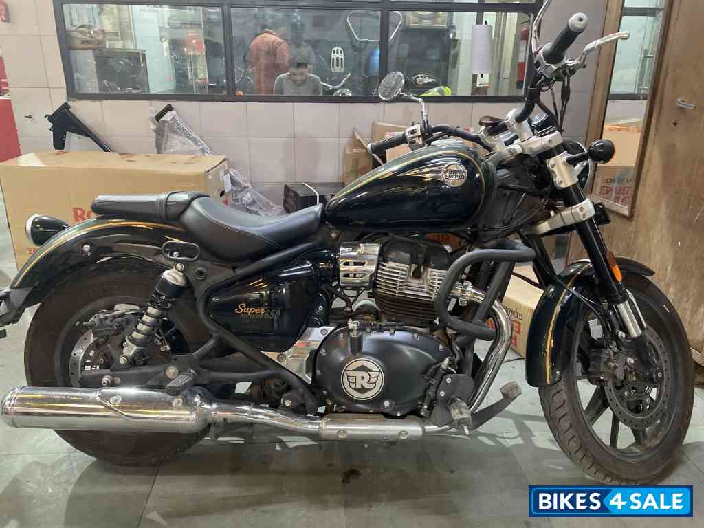 Interstellar Green Royal Enfield Super Meteor 650 Interstellar Green Royal Enfield Super Meteor 650