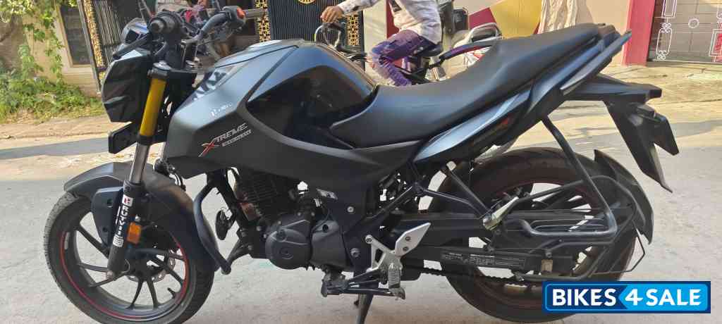 Hero Xtreme 160R Stealth Edition