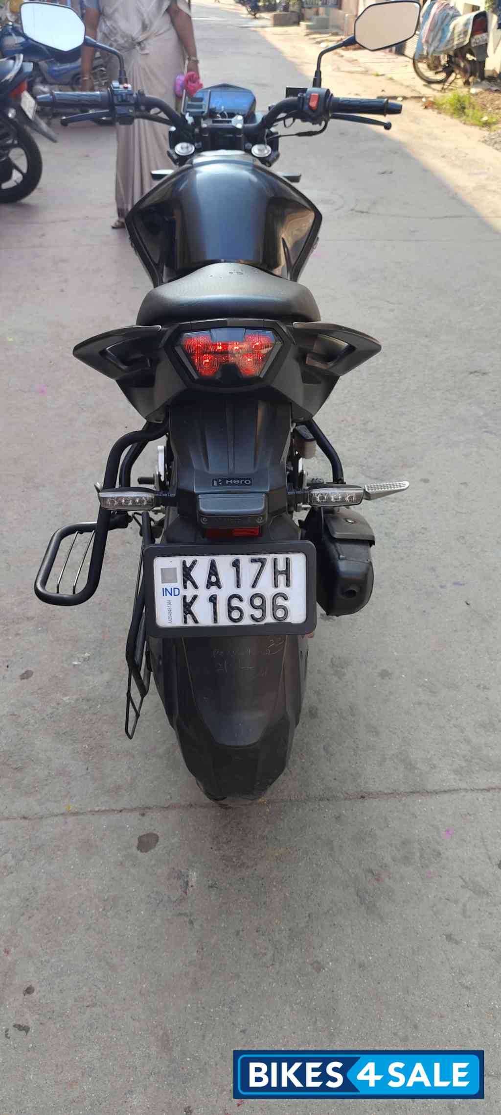 Hero Xtreme 160R Stealth Edition Hero Xtreme 160R Stealth Edition