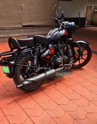 Royal Enfield Classic Stealth Black