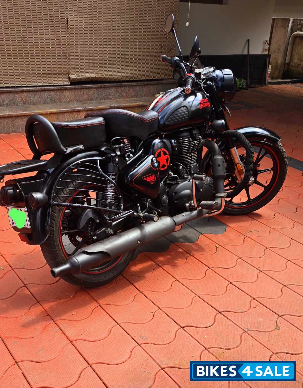 Royal Enfield Classic Stealth Black
