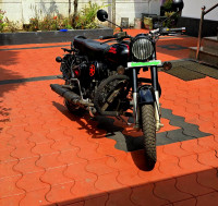 Royal Enfield Classic Stealth Black