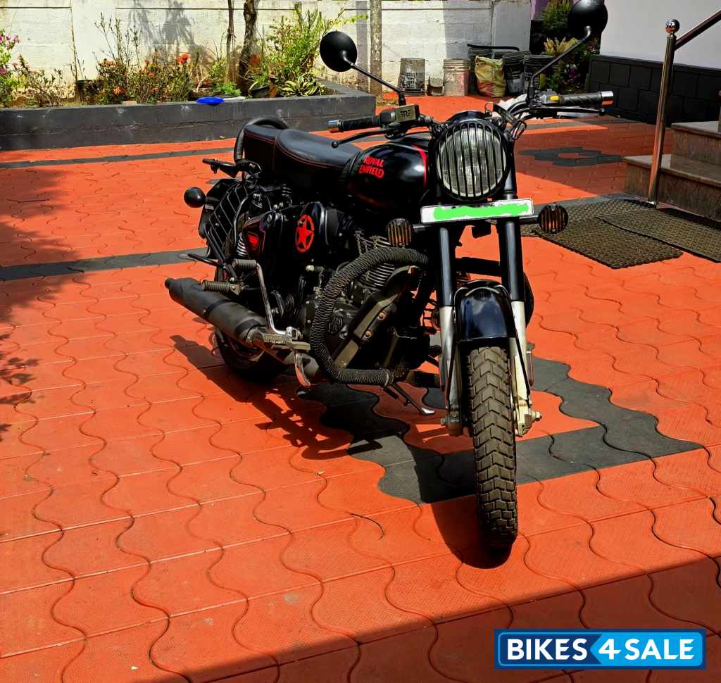 Royal Enfield Classic Stealth Black