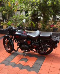 Royal Enfield Classic Stealth Black