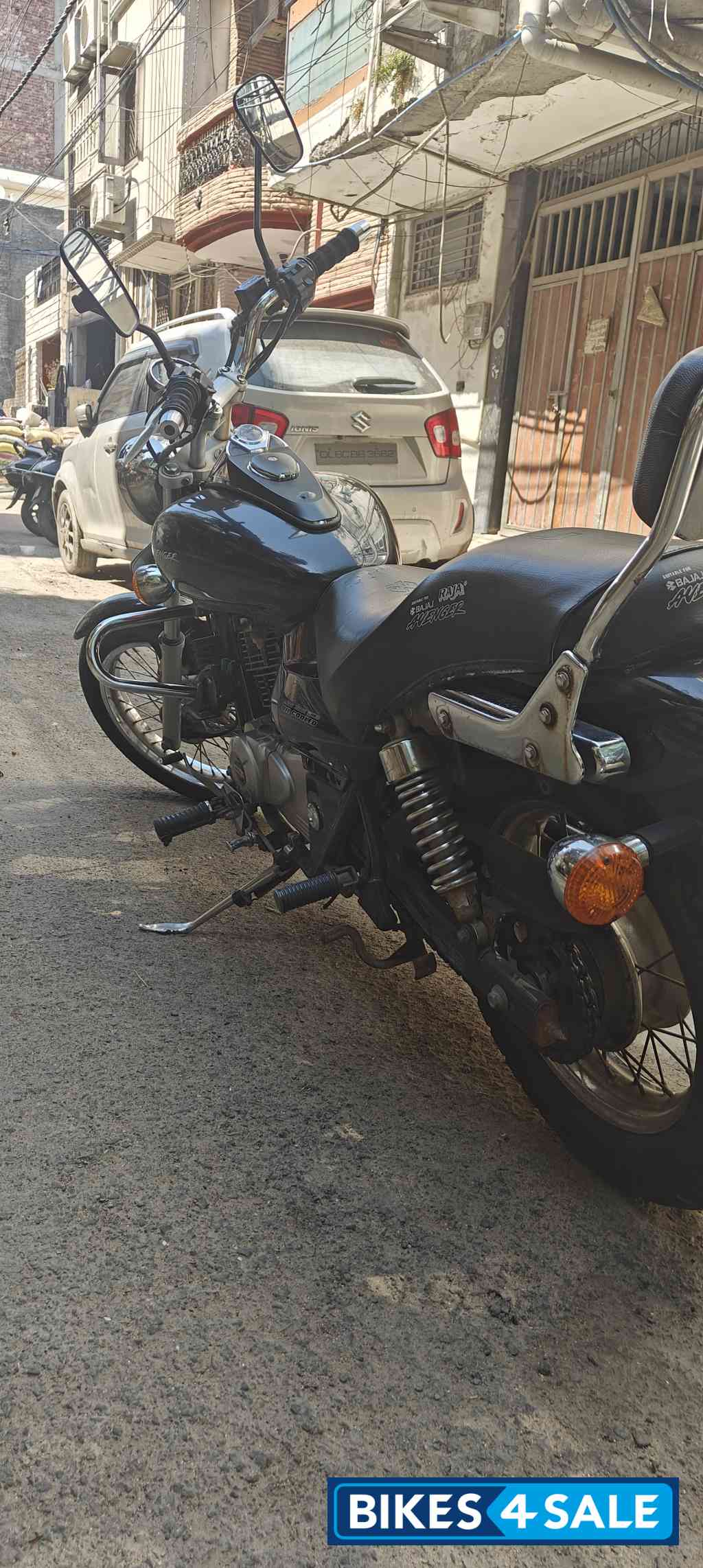 Bajaj Avenger 200 DTS-i Bajaj Avenger 200 DTS-i