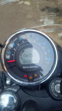 Silver Royal Enfield Meteor 350 Supernova