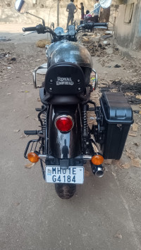 Silver Royal Enfield Meteor 350 Supernova