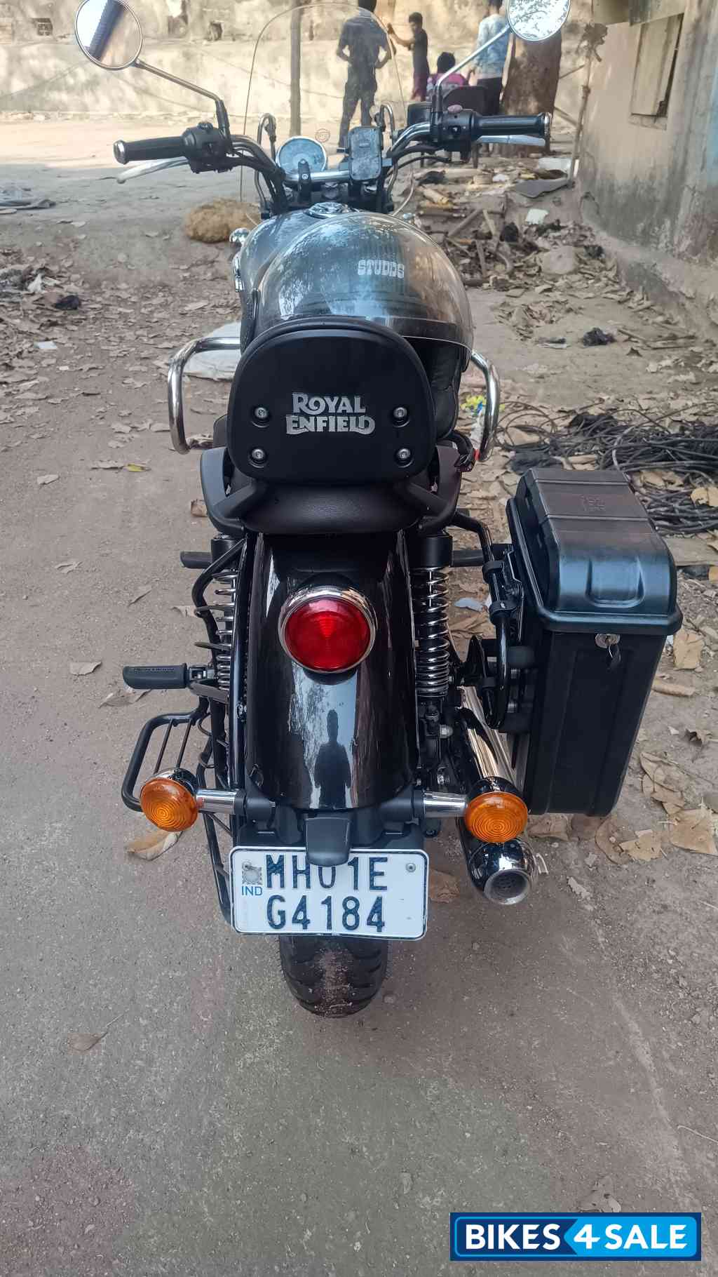 Silver Royal Enfield Meteor 350 Supernova