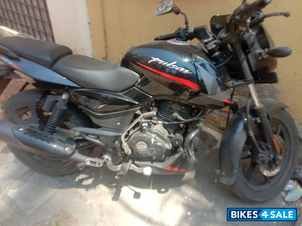 Bajaj Pulsar 125 Split Seat
