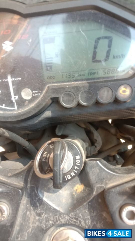 Bajaj Pulsar 125 Split Seat Bajaj Pulsar 125 Split Seat