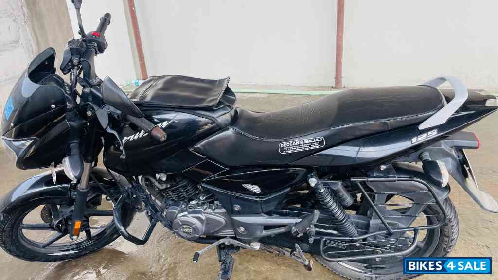 Bajaj Pulsar 125 Neon