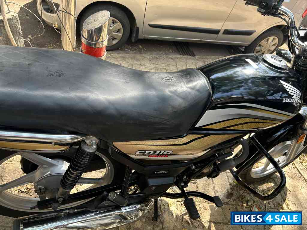 Black Honda CD 110 Dream Deluxe BS6