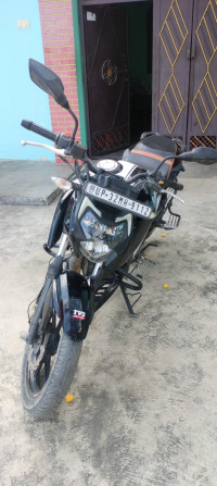 Black TVS Apache RTR 160 4V BS6