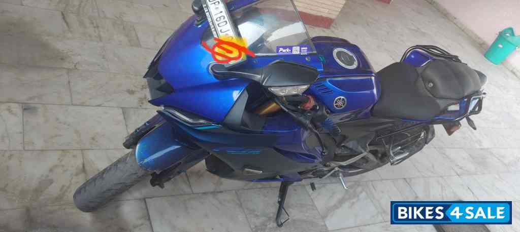 Blue Yamaha R15 V4