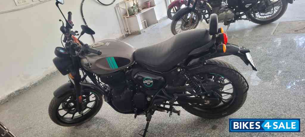 Dapper Ash Royal Enfield Hunter 350 Metro