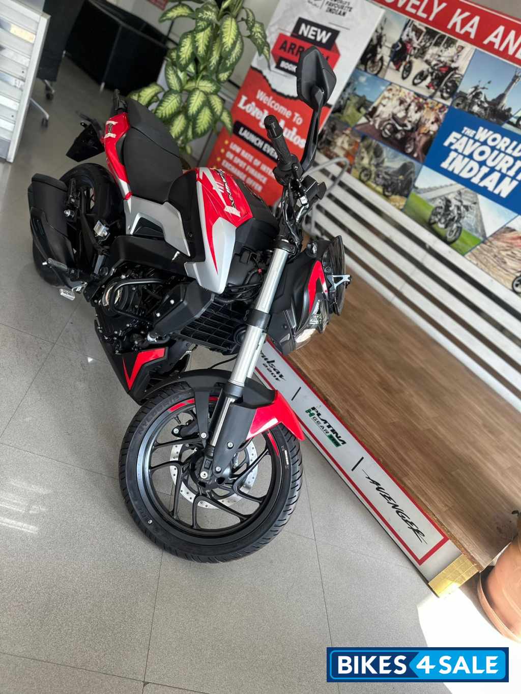 Red Bajaj Dominar 250