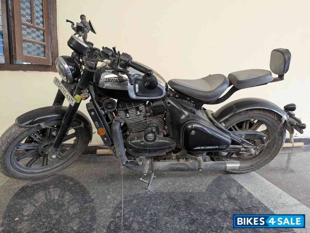 Black Mistic Jawa 42 Bobber Black Mirror