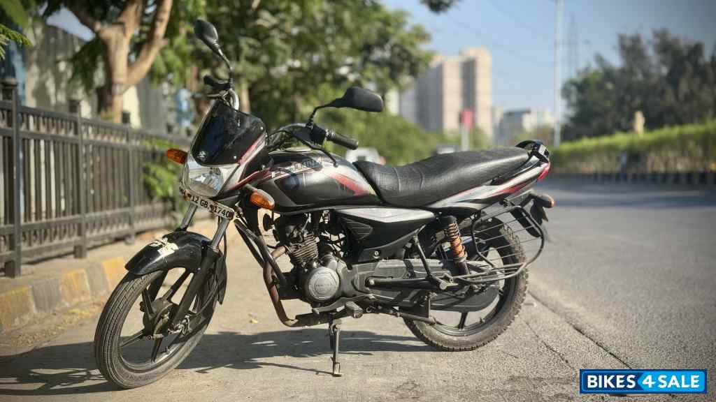 Black Red Bajaj Platina 125 DTS-Si