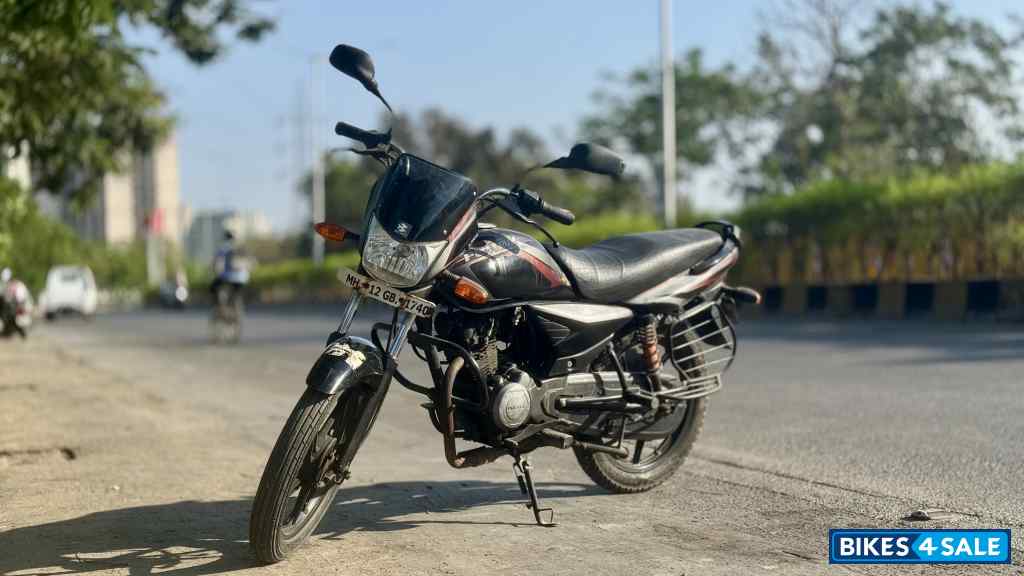 Black Red Bajaj Platina 125 DTS-Si