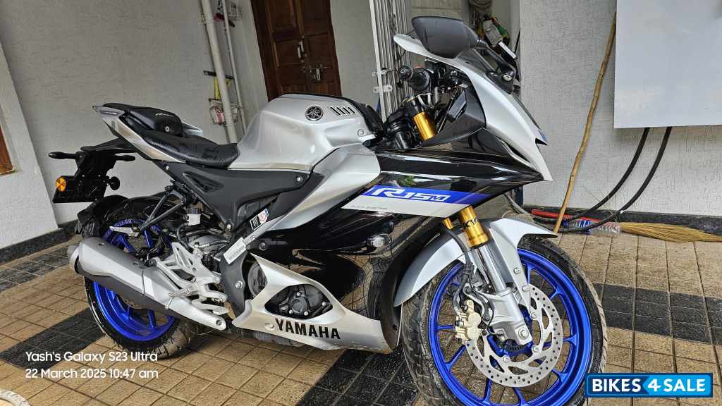 Yamaha R15M