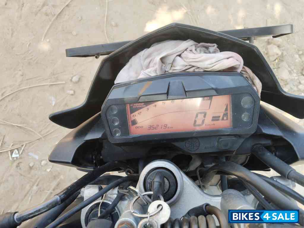 Black Yamaha FZ-S FI V2 Black Yamaha FZ-S FI V2