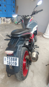 Limestone Metallic BMW G 310 R