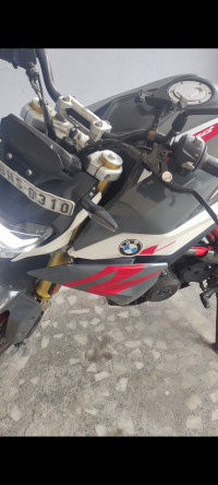 Limestone Metallic BMW G 310 R